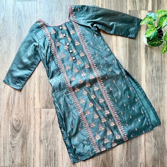 Green Ethnic Tunic Kurti Dress with Embroidered Detail Approx Size M - Picture 1 of 8